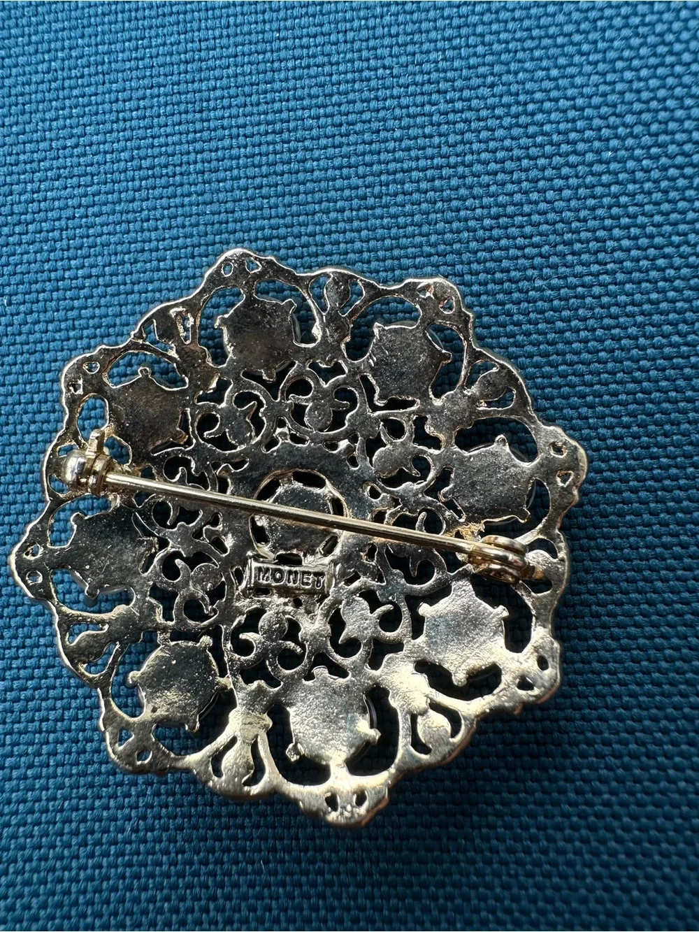 N/A elegant gold
